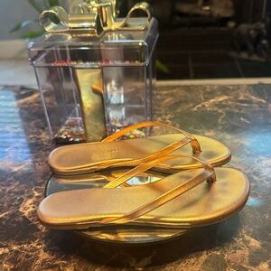 TKEES Girls Lily Metallic Leather Flip Flops in Blink - Size 2 US / 33 EU